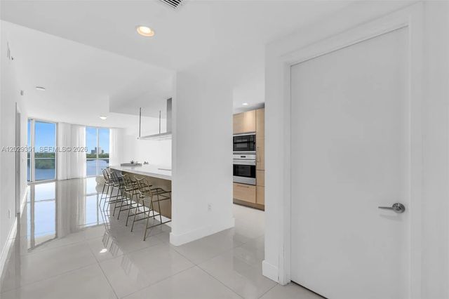 5 of 53 - 17111 Biscayne Boulevard #506, North Miami Beach, FL