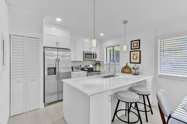 3 of 19 - 106 Club Drive, Palm Beach Gardens, FL
