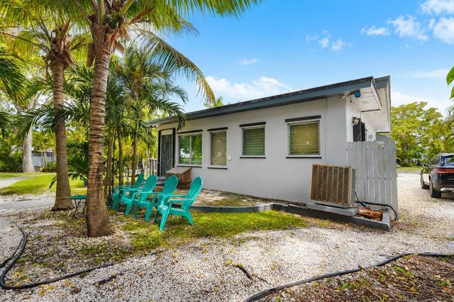 3 of 21 - 249 Sw 14th Street #1-4, Dania Beach, FL