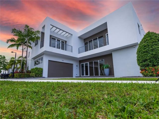 3 of 45 - 7480 Nw 99th Avenue, Doral, FL