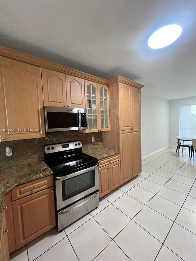 5 of 31 - 10750 Nw 66th Street #401, Doral, FL