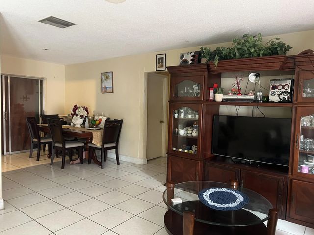 5 of 6 - 6100 Nw 73rd Terrace, Tamarac, FL