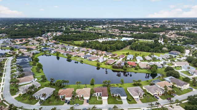 4 of 76 - 512 Sw Lake Manatee Way, , FL