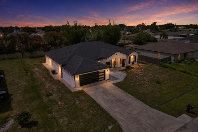 757 Sw Jacoby Avenue, Port St. Lucie