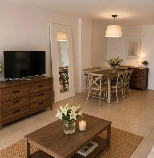 3 of 10 - 800 West Avenue #715, Miami Beach, FL