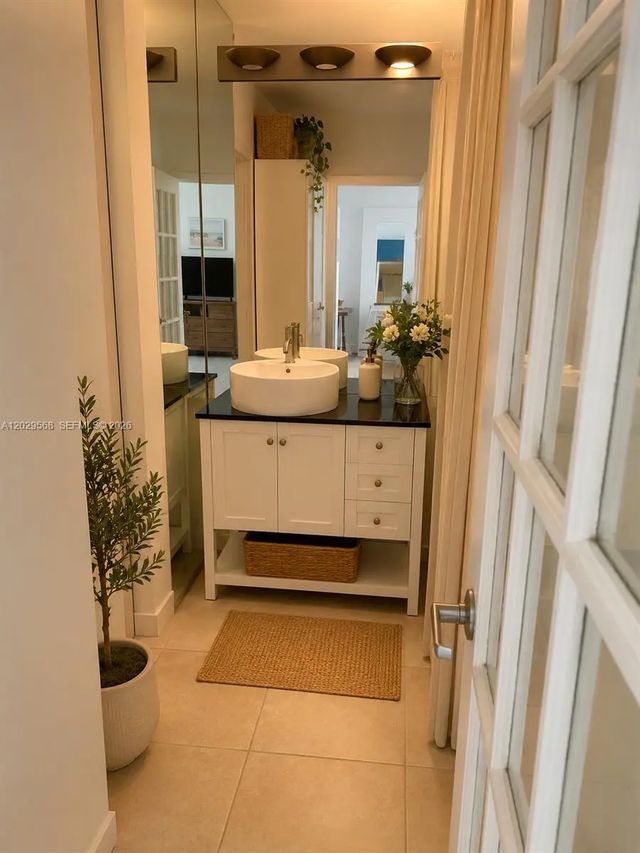 5 of 10 - 800 West Avenue #715, Miami Beach, FL