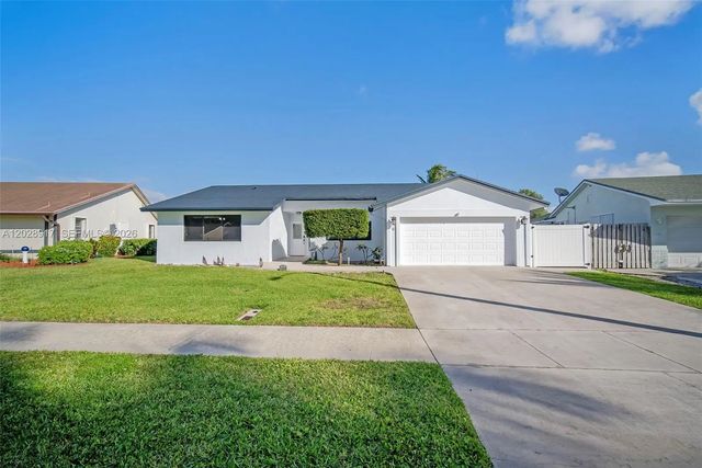 5 of 49 - 1310 Sw 26th Avenue, Deerfield Beach, FL