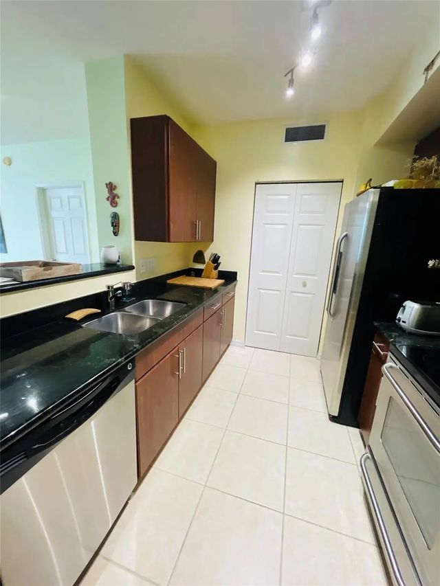 2 of 47 - 2401 Ne 65th Street #408, Fort Lauderdale, FL