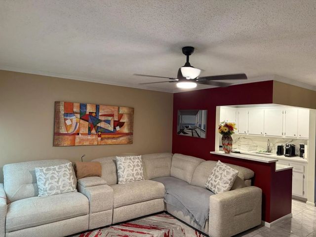 2 of 24 - 362 Oakridge T, Deerfield Beach, FL