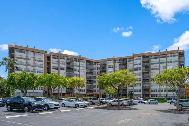 900 Saint Charles Place #221, Pembroke Pines