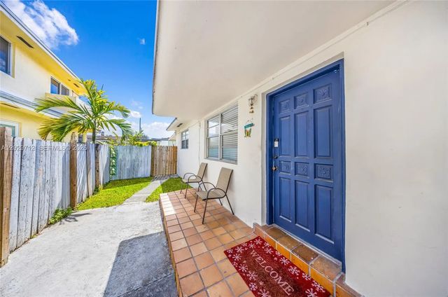 3 of 18 - 3532 Nw 4th Terrace, Miami, FL