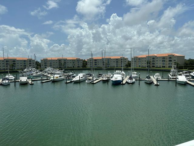 10 E Harbour Isle Dr Drive E #302, Fort Pierce