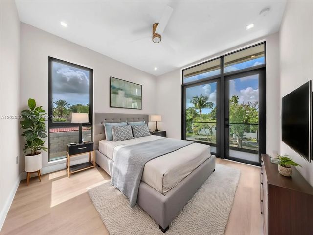 5 of 48 - 1637 Monroe Street, Hollywood, FL
