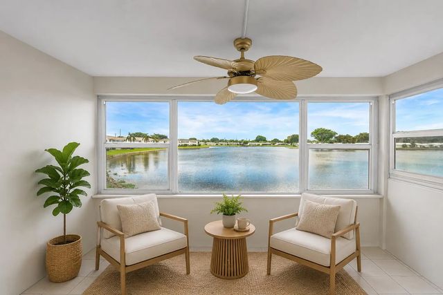 2 of 14 - 1116 Lake Terrace #207, Boynton Beach, FL