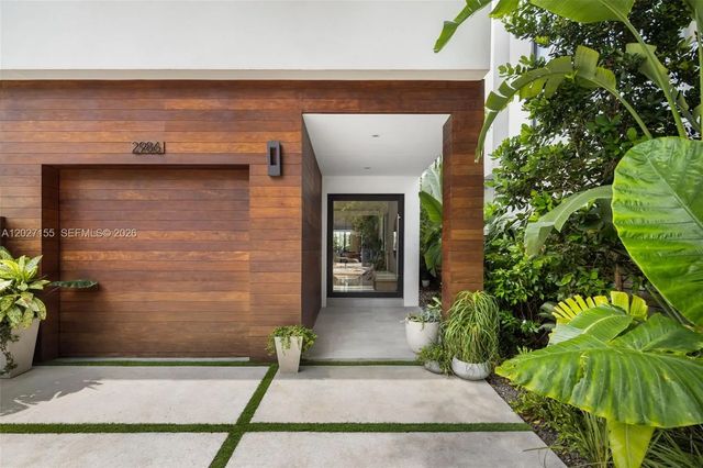 2 of 31 - 2986 Coconut Avenue, Coconut Grove, FL