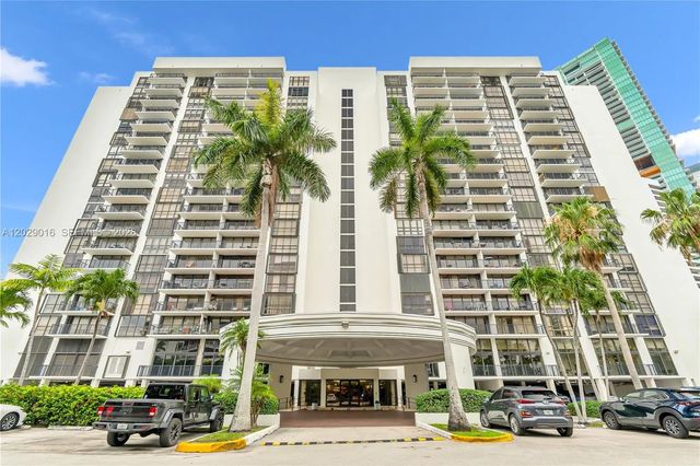 1450 Brickell Bay Drive #1815, Miami