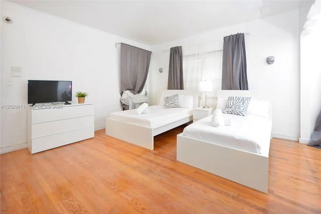 3 of 4 - 1021 Euclid Avenue #1, Miami Beach, FL