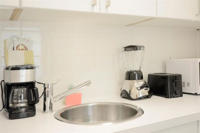 4 of 4 - 1021 Euclid Avenue #1, Miami Beach, FL