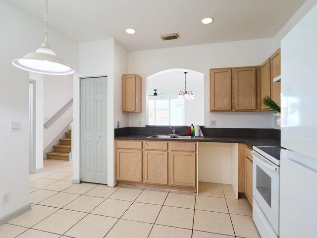 2 of 36 - 2052 Oakhurst Way, Riviera Beach, FL