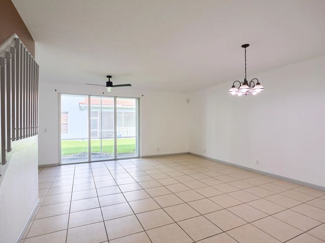 4 of 36 - 2052 Oakhurst Way, Riviera Beach, FL