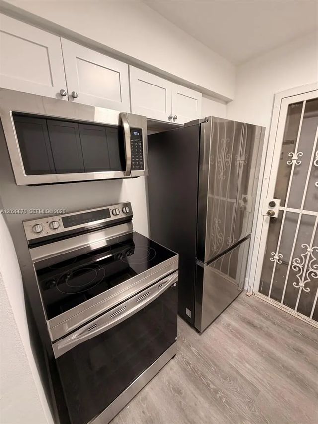3 of 16 - 12195 W Dixie Highway #6e, North Miami, FL
