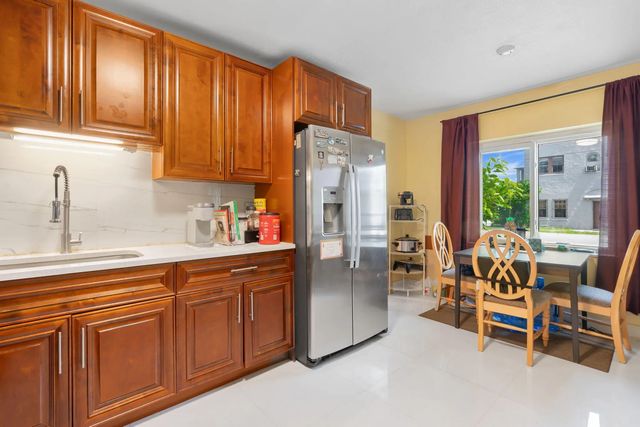 3 of 25 - 2126 Washington Street, Hollywood, FL