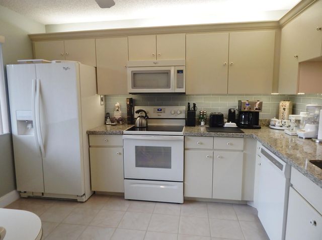 3 of 45 - 6698 N 10th Ave N #215, Lake Worth, FL