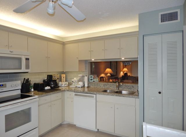 4 of 45 - 6698 N 10th Ave N #215, Lake Worth, FL
