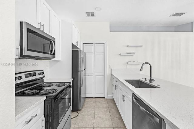 5 of 29 - 7542 Bristol Circle, Naples, FL