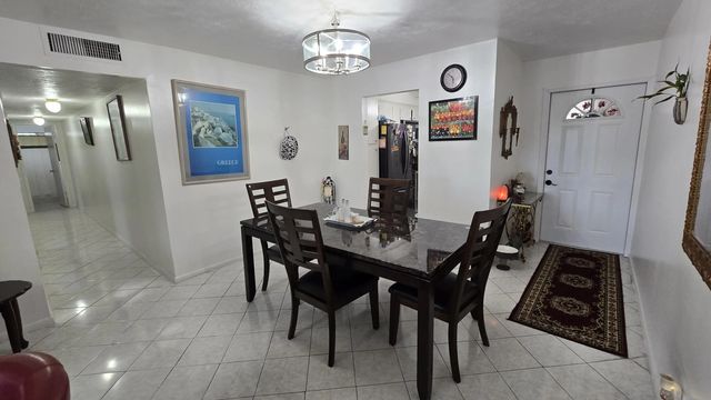 3 of 29 - 1200 Tallwood Avenue #305, Hollywood, FL