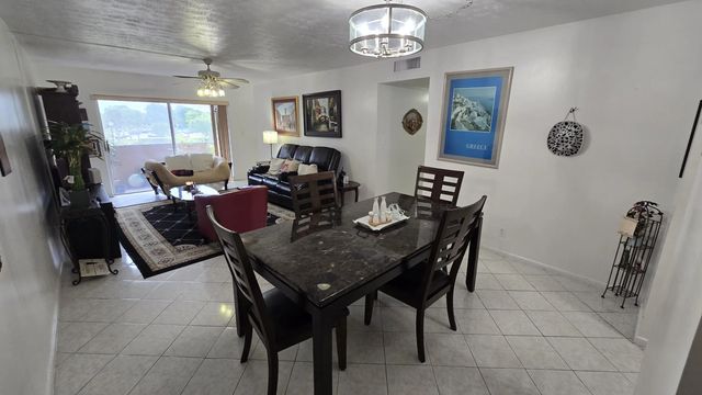 4 of 29 - 1200 Tallwood Avenue #305, Hollywood, FL