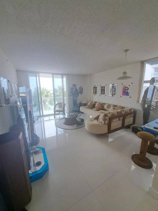 4 of 28 - 5085 Nw 7th Street #602, Miami, FL