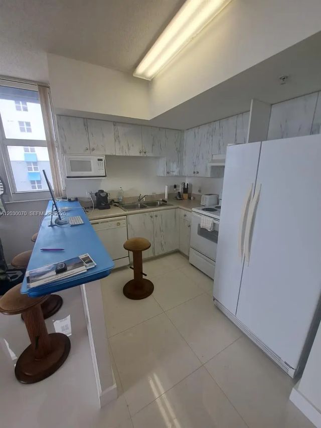 5 of 28 - 5085 Nw 7th Street #602, Miami, FL