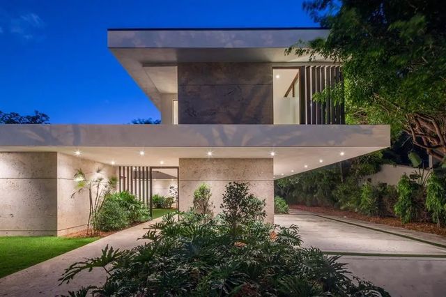 2 of 4 - 5831 Sw 37th Terrace, Dania Beach, FL