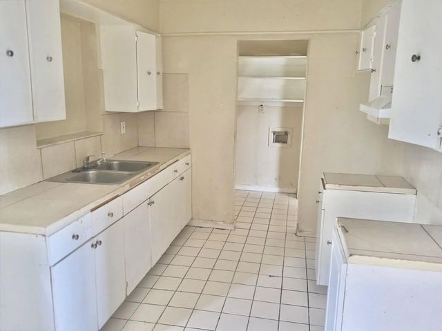 3 of 9 - 1216 Giller Avenue, Mangonia Park, FL
