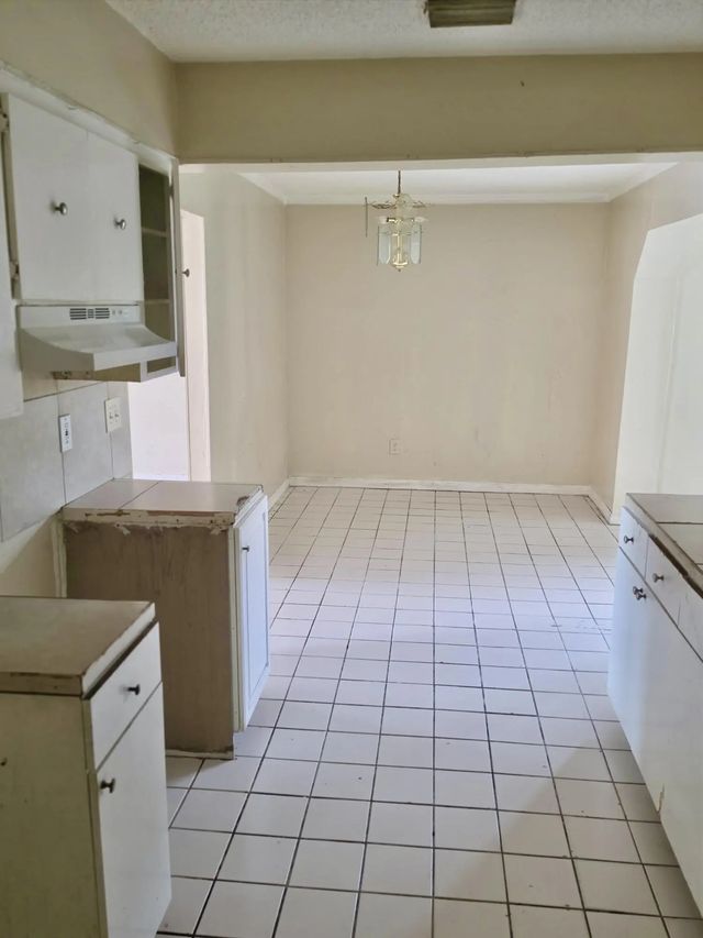 4 of 9 - 1216 Giller Avenue, Mangonia Park, FL