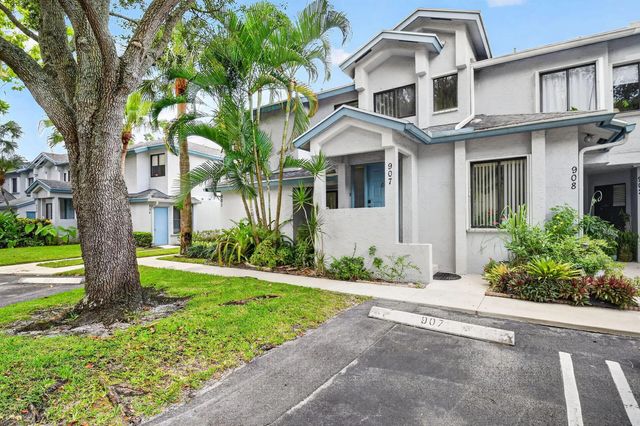 5 of 87 - 907 Harbour Pointe Way, Greenacres, FL