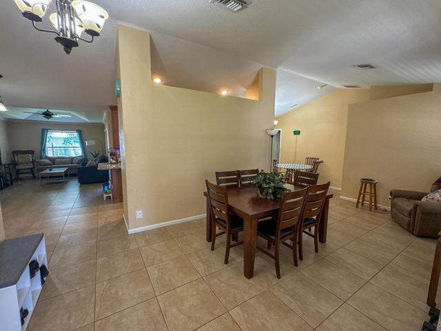 5 of 35 - 1773 Sw Finch Lane, Port St. Lucie, FL