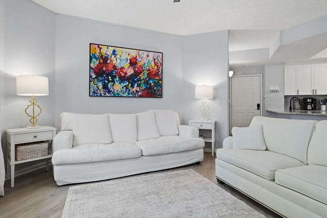 5 of 32 - 780 S Sapodilla Avenue #104, West Palm Beach, FL
