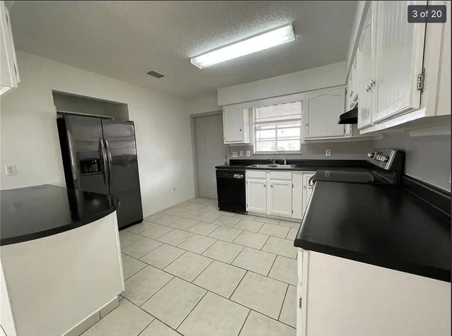 3 of 12 - 2385 88th Avenue, Vero Beach, FL