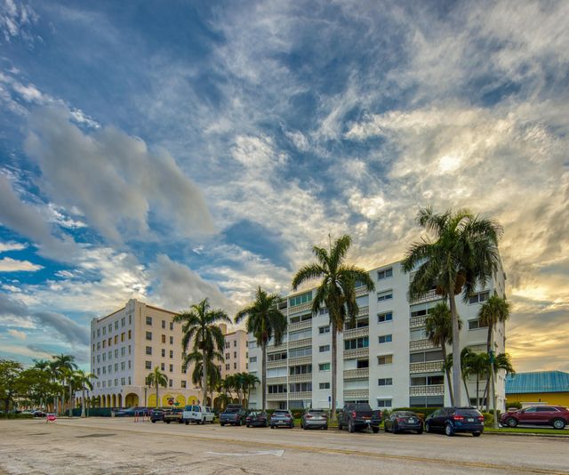 3 of 27 - 1 N Golfview Road #205, Lake Worth Beach, FL