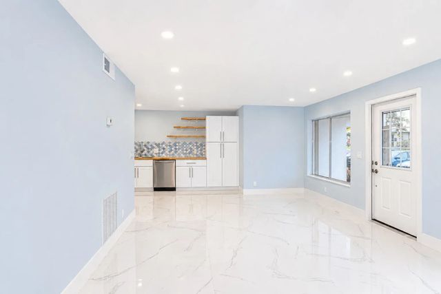 3 of 33 - 303 Knotty Pine Circle #a-1, Greenacres, FL