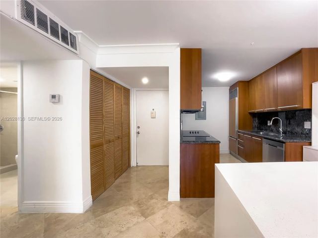5 of 19 - 1670 Bay Road #2d, Miami Beach, FL