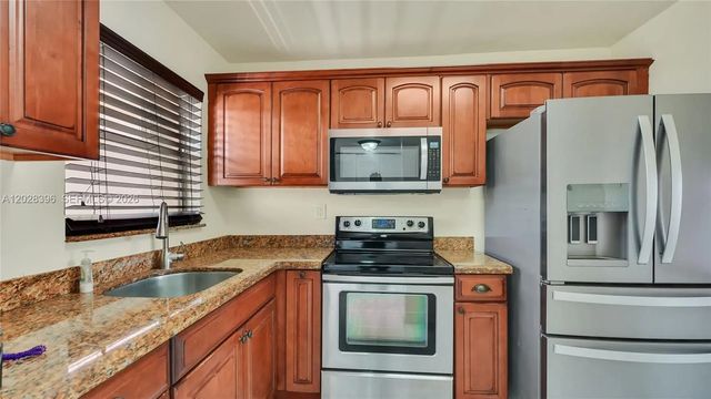 4 of 22 - 2811 N Pine Island Road #302, Sunrise, FL
