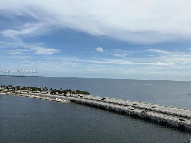 175 Se 25 Road #901, Miami