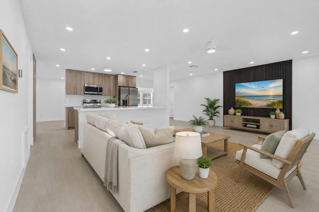 4 of 38 - 1304 Sw 23rd Street, Boynton Beach, FL