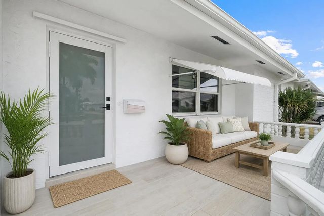 5 of 38 - 1304 Sw 23rd Street, Boynton Beach, FL