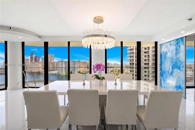 3 of 33 - 2800 Island Boulevard #1605, Aventura, FL