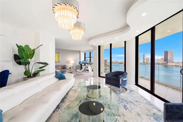 4 of 33 - 2800 Island Boulevard #1605, Aventura, FL