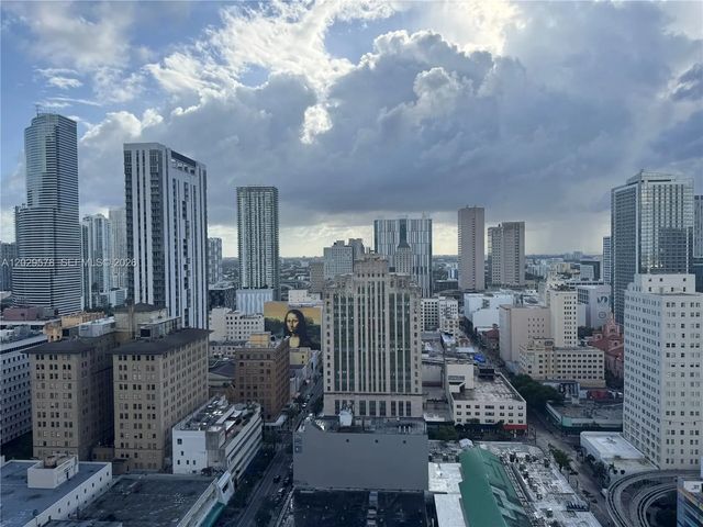 3 of 17 - 50 Biscayne Boulevard #2707, Miami, FL